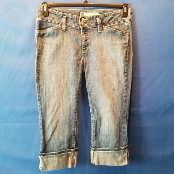 Gap Women's Low Rise Cropped Jean - Picture 6 of 10